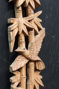 竹と小鳥を可憐に描く縦使いの彫刻飾り　DC8360ab　在庫(a:1 b:1)枚