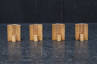 勇ましい表情に味わいが滲み出た小さな獅子の彫刻飾り　DC8361　在庫4個