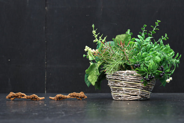 極小!! 小さなサイズに立派な松の木を描いた彫刻飾りセット　DC8363　在庫2個一組