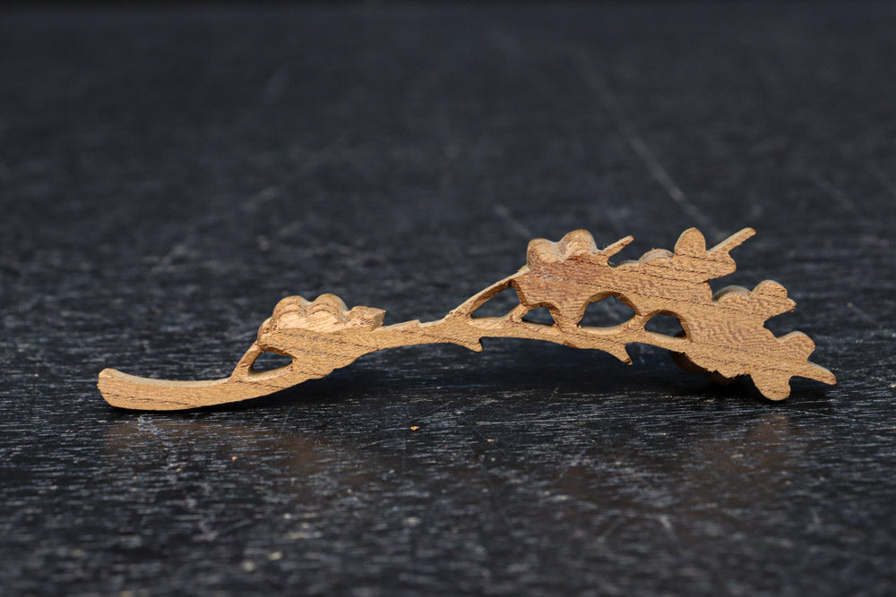 極小!! 可愛らしい梅の花が咲くとても小さな彫刻飾りセット　DC8364　在庫2個一組