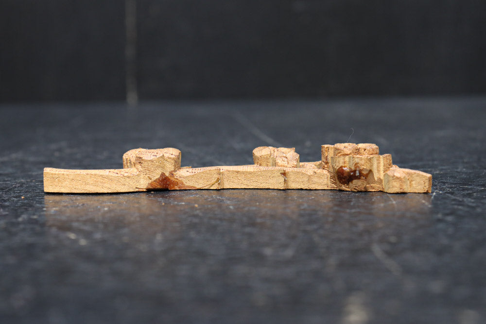 極小!! 可愛らしい梅の花が咲くとても小さな彫刻飾りセット　DC8364　在庫2個一組