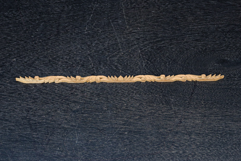 極細！！ 花と葉をシンメトリ－に描いた細長彫刻飾り　DC8367　在庫2本