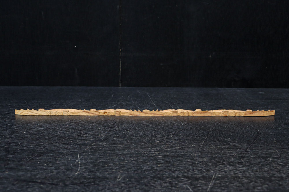 極細！！ 花と葉をシンメトリ－に描いた細長彫刻飾り　DC8367　在庫2本