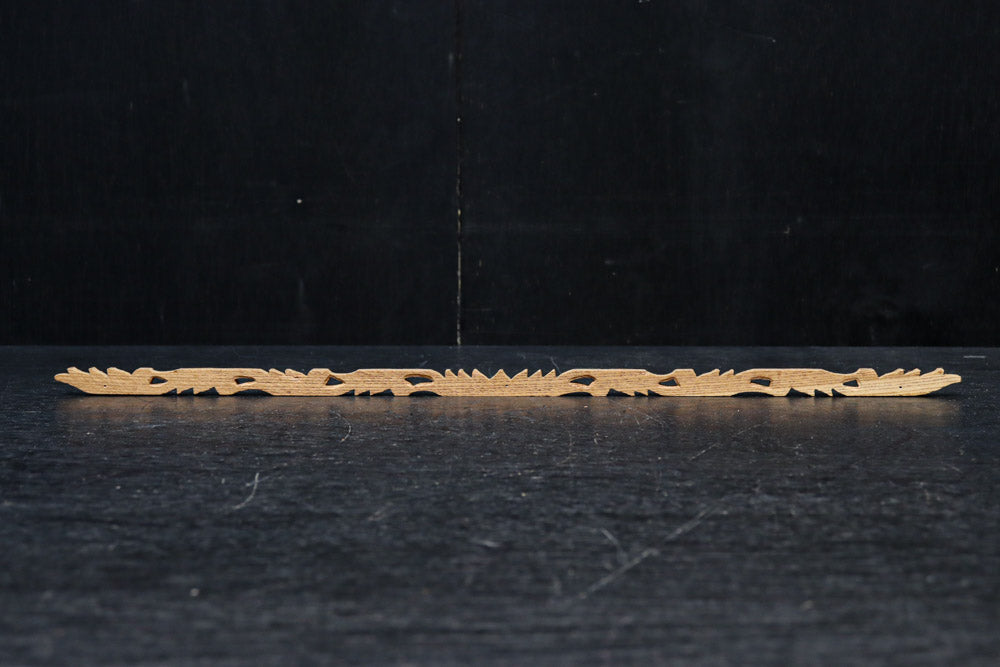 極細！！ 花と葉をシンメトリ－に描いた細長彫刻飾り　DC8367　在庫2本