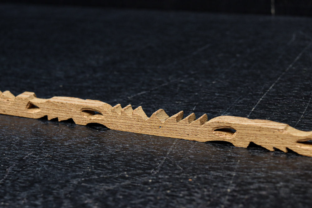 極細！！ 花と葉をシンメトリ－に描いた細長彫刻飾り　DC8367　在庫2本