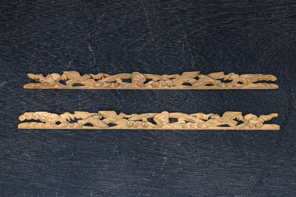 荒波を飛翔する波千鳥を描いた小さな彫刻飾り　DC8368ab　在庫(a:1 b:1)枚