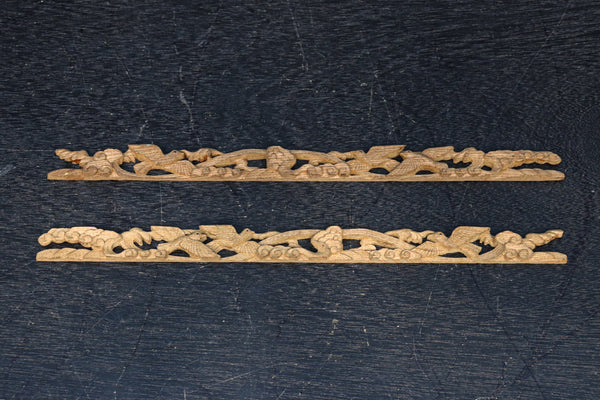 荒波を飛翔する波千鳥を描いた小さな彫刻飾り　DC8368ab　在庫(a:1 b:1)枚