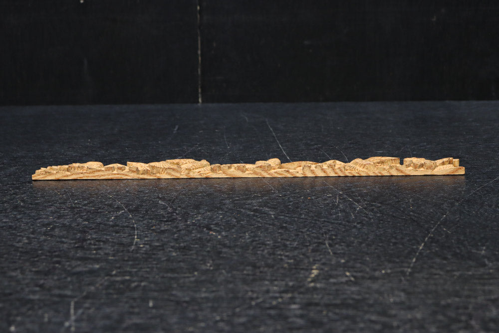 荒波を飛翔する波千鳥を描いた小さな彫刻飾り　DC8368ab　在庫(a:1 b:1)枚