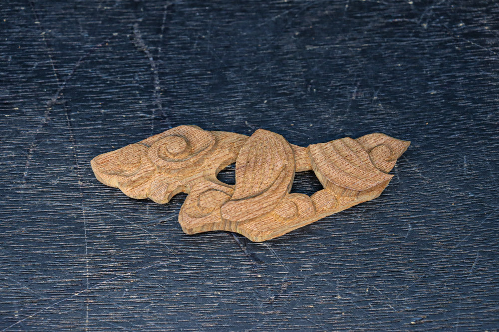 Small sculpture ornament DC8370abc