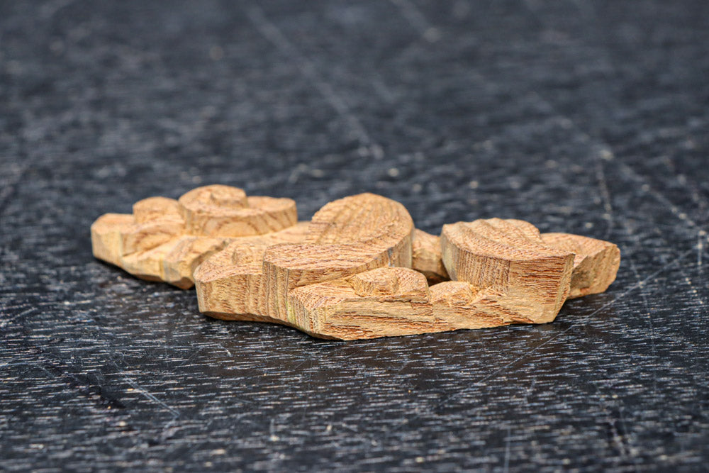 Small sculpture ornament DC8370abc