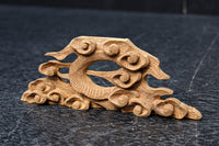 水辺の波模様を描いた小型彫刻飾り　DC8371　在庫7枚