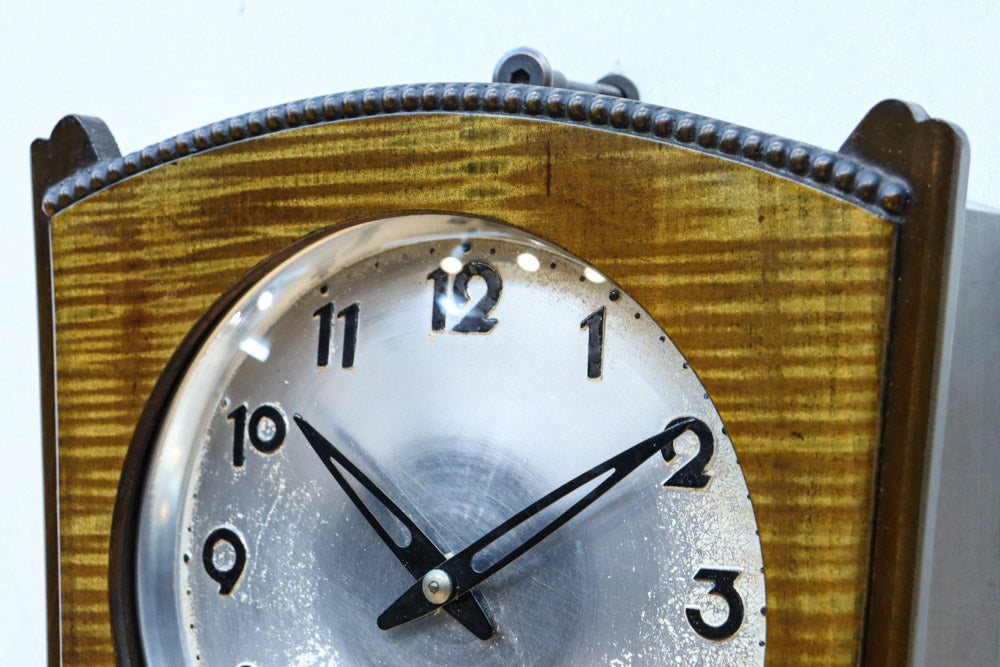 木目調の色合いが映える壁掛け時計【不動】　DC8383