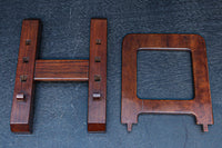 どっしりとした構えの大型皿立て　DC8384