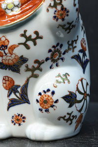 ちょこんと座る姿が可愛らしい招き猫　DC8388