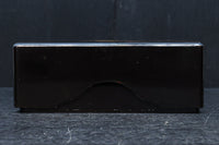 2羽の鶴が戯れる絵柄で上品な面持ちの蒔絵木箱　DC8389