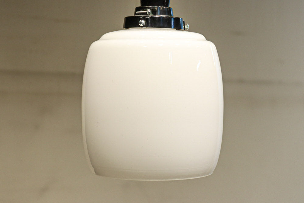 懐かし味を感じさせる樽型の電笠　DC8398