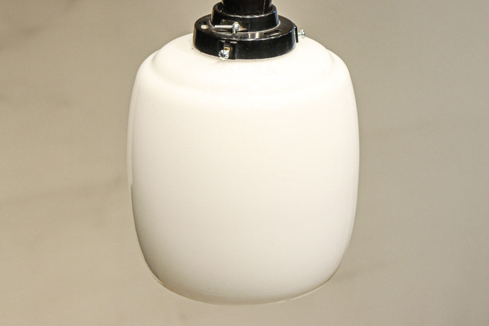 懐かし味を感じさせる樽型の電笠　DC8398