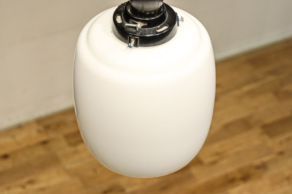 懐かし味を感じさせる樽型の電笠　DC8398