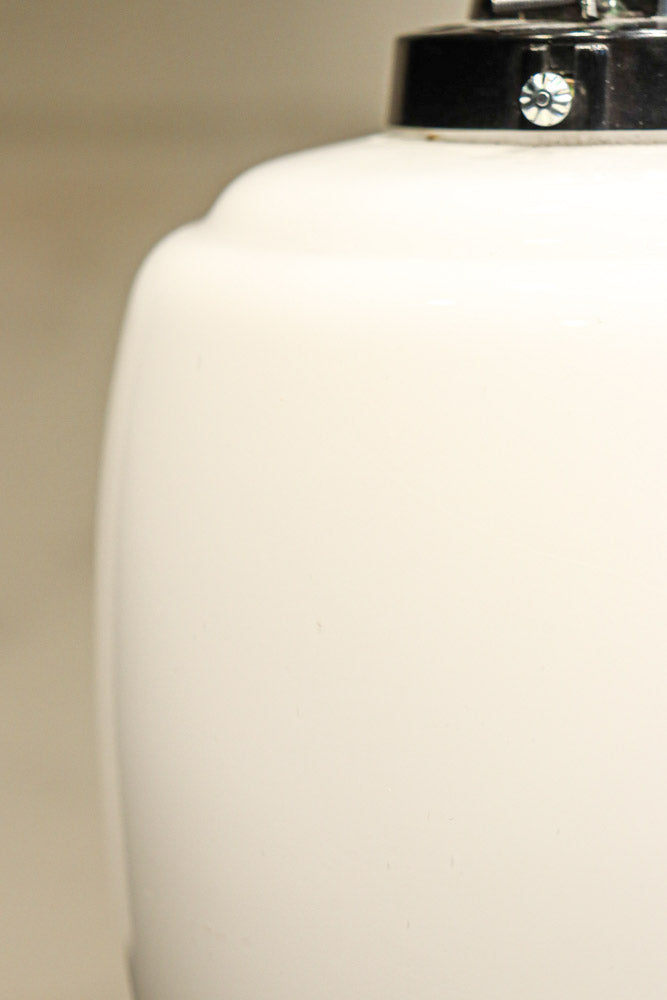 懐かし味を感じさせる樽型の電笠　DC8398