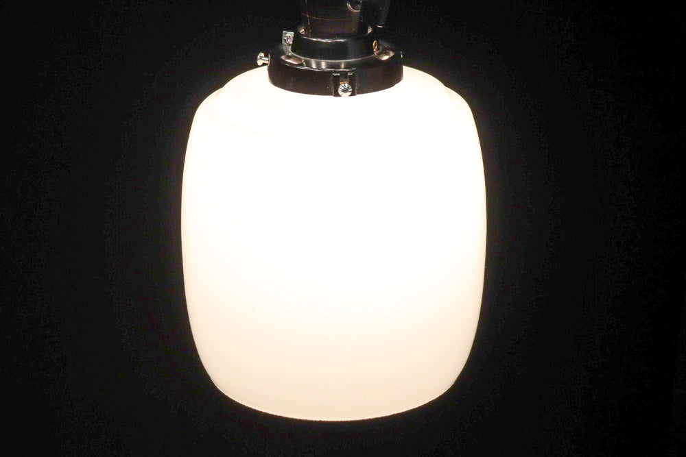 懐かし味を感じさせる樽型の電笠　DC8398