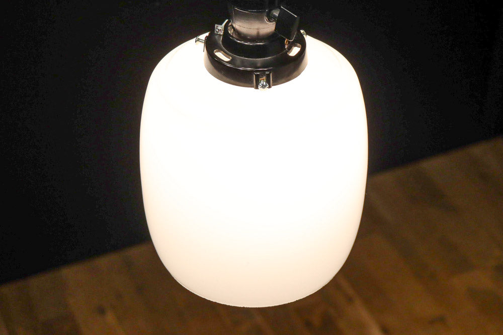 懐かし味を感じさせる樽型の電笠　DC8398