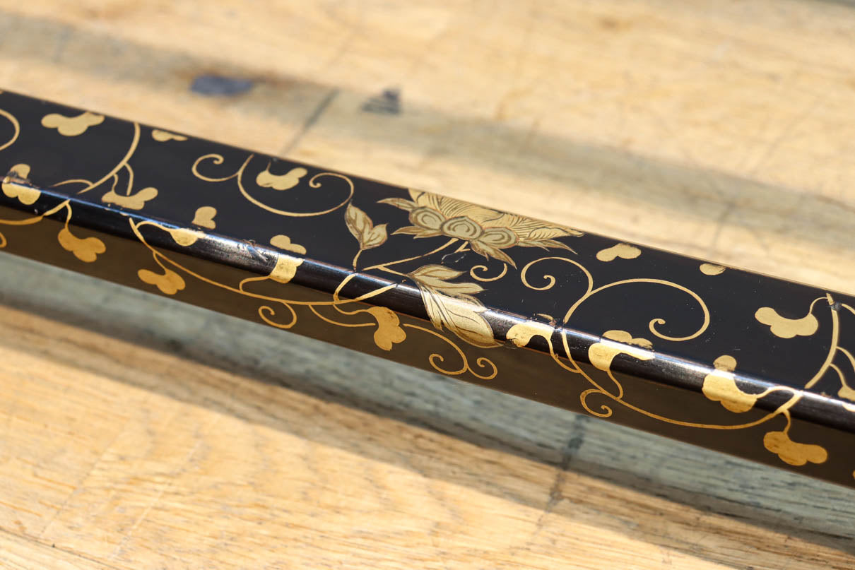 黒漆で雅な気品溢れる手ぬぐい掛け　DC8401a