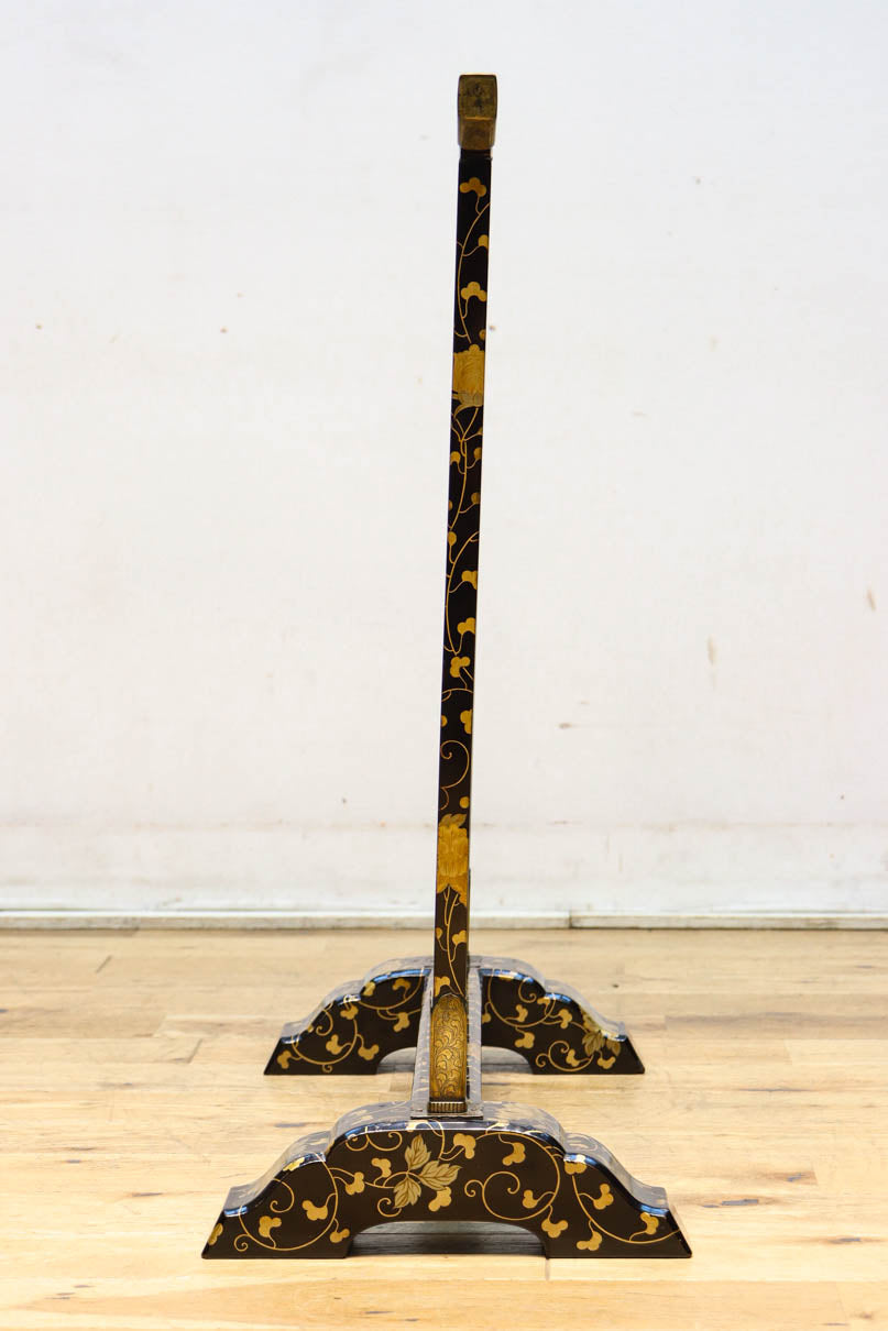 黒漆で雅な気品溢れる手ぬぐい掛け　DC8401a