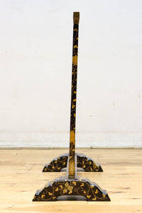 黒漆で雅な気品溢れる手ぬぐい掛け　DC8401a