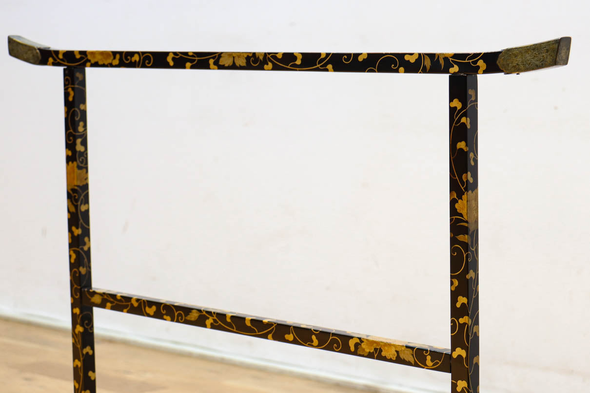 黒漆で雅な気品溢れる手ぬぐい掛け　DC8401a