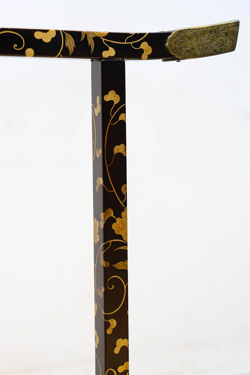 黒漆で雅な気品溢れる手ぬぐい掛け　DC8401a