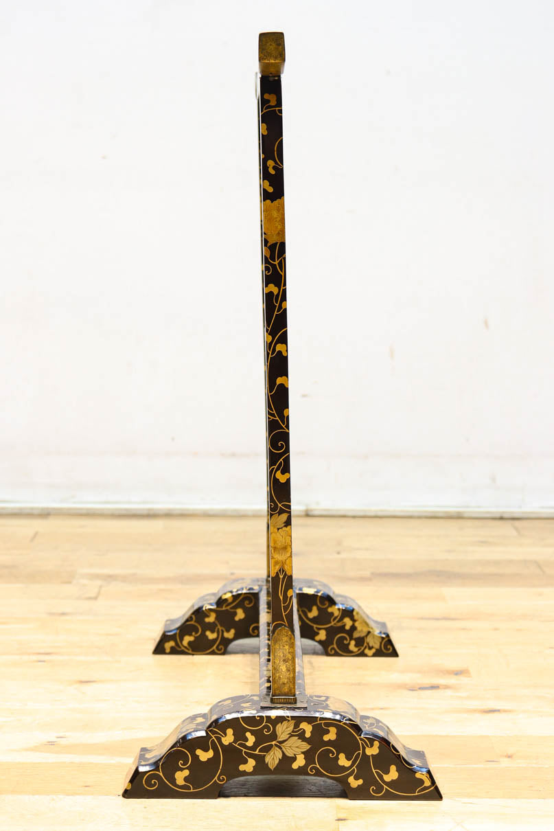 黒漆で雅な気品溢れる手ぬぐい掛け　DC8401a