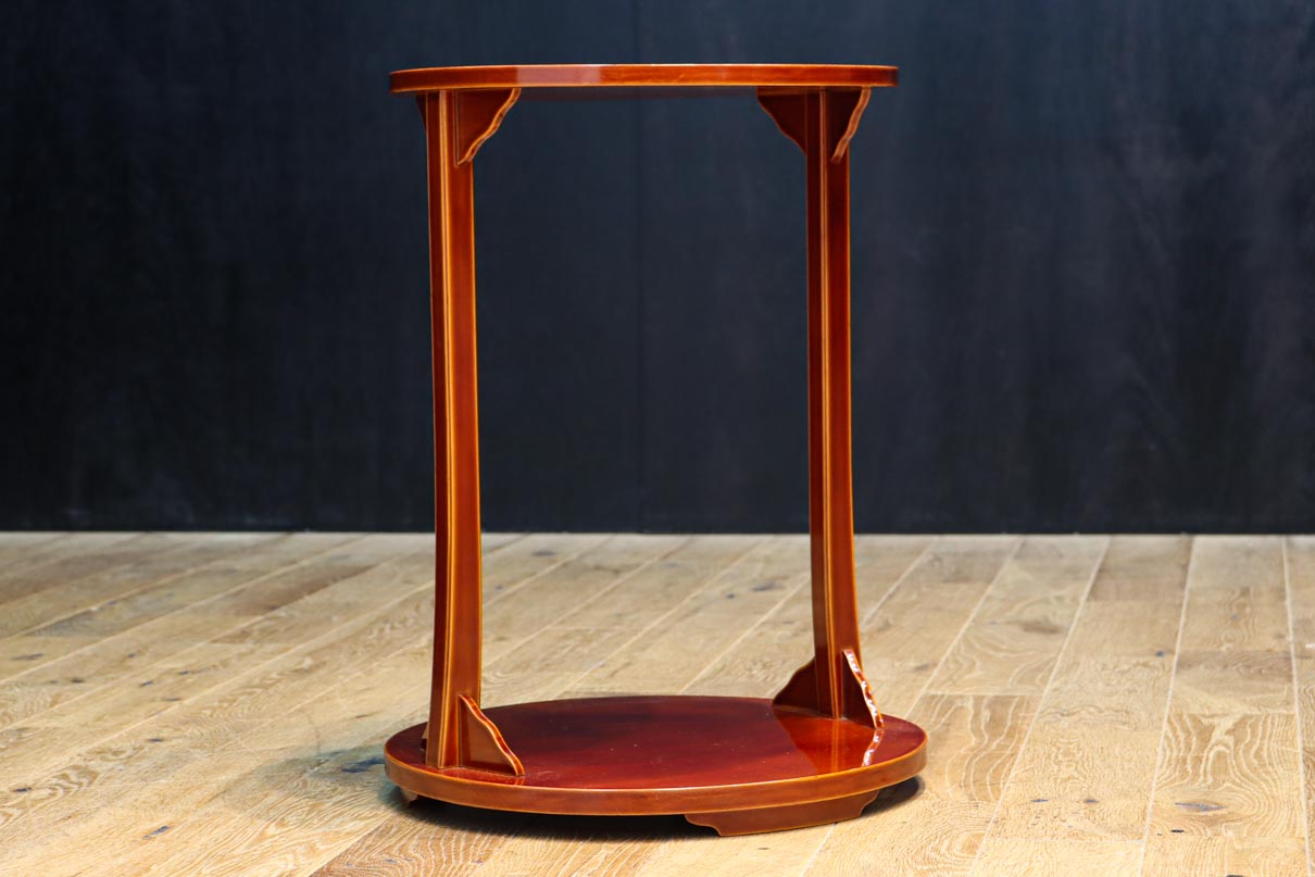 春慶塗りの色艶の美しい円形台　DC8404