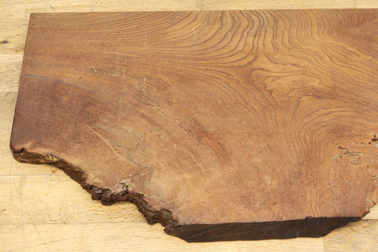 大型サイズ！！ 古木材の面持ち残る敷板　DC8405