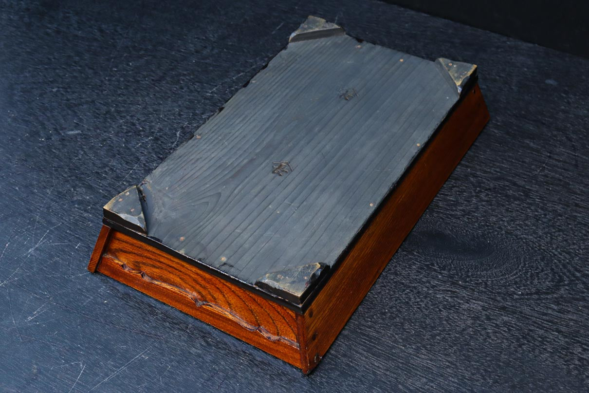 光沢感のある上質な角盆　DC8409