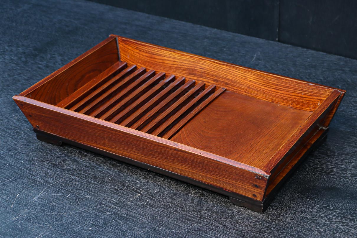 光沢感のある上質な角盆　DC8409