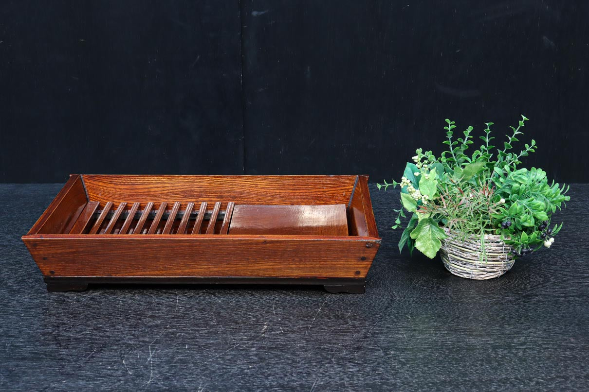 光沢感のある上質な角盆　DC8409