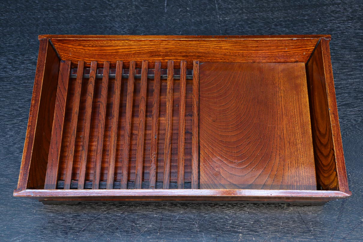 光沢感のある上質な角盆　DC8409