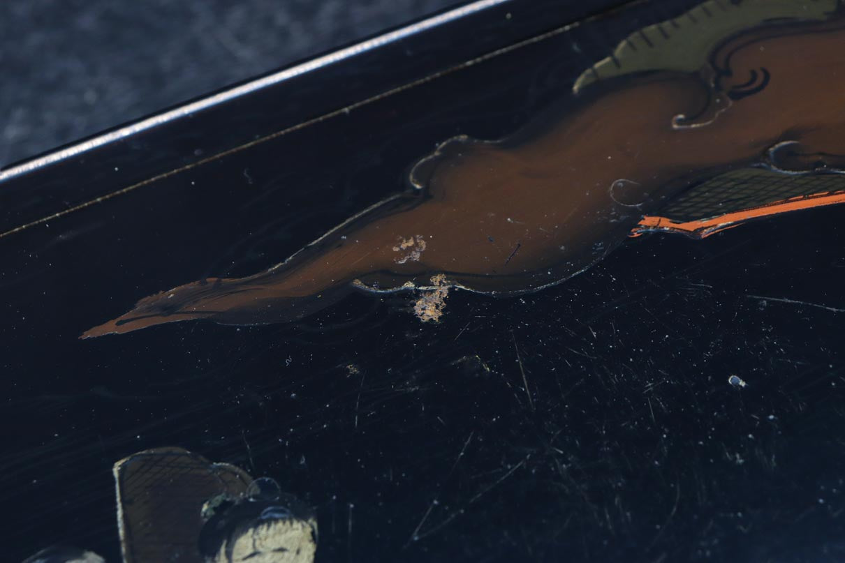 人物を描いた絵柄で上品な趣きある置台　DC8410