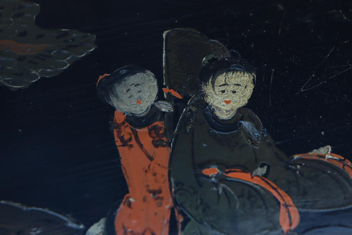 人物を描いた絵柄で上品な趣きある置台　DC8410