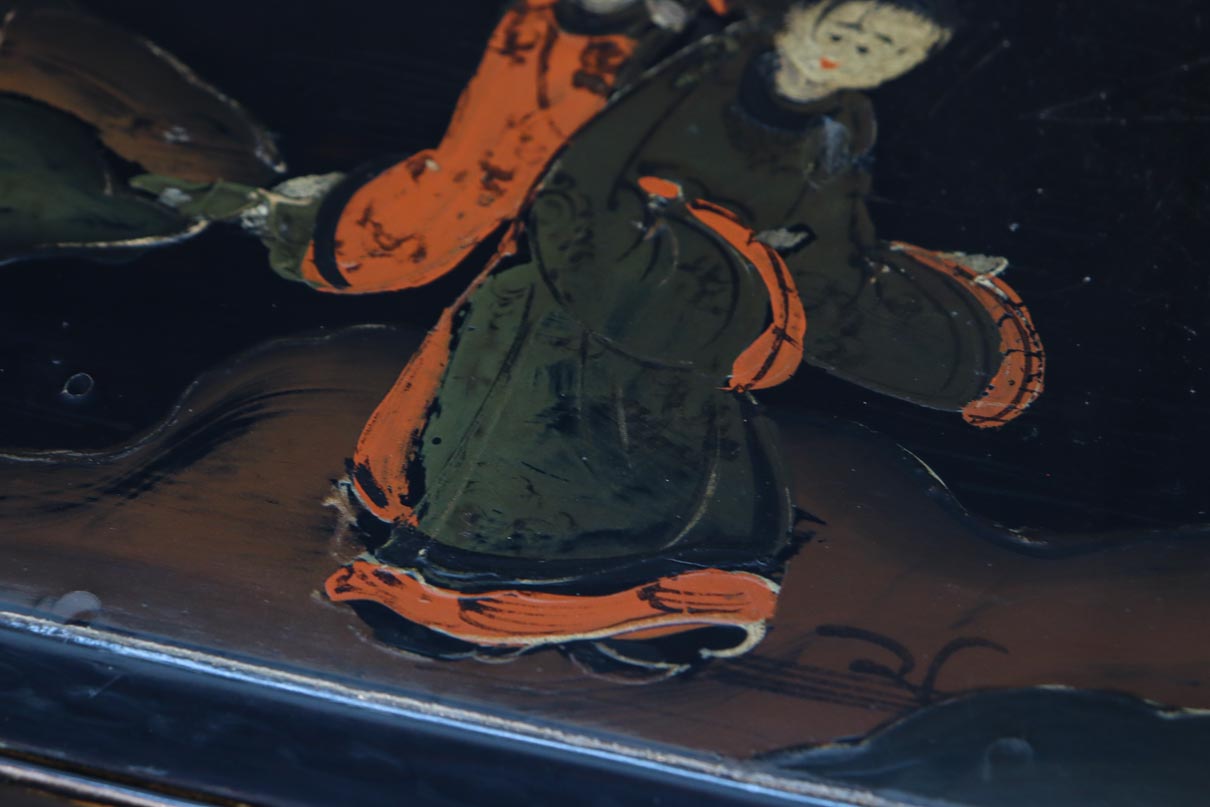 人物を描いた絵柄で上品な趣きある置台　DC8410