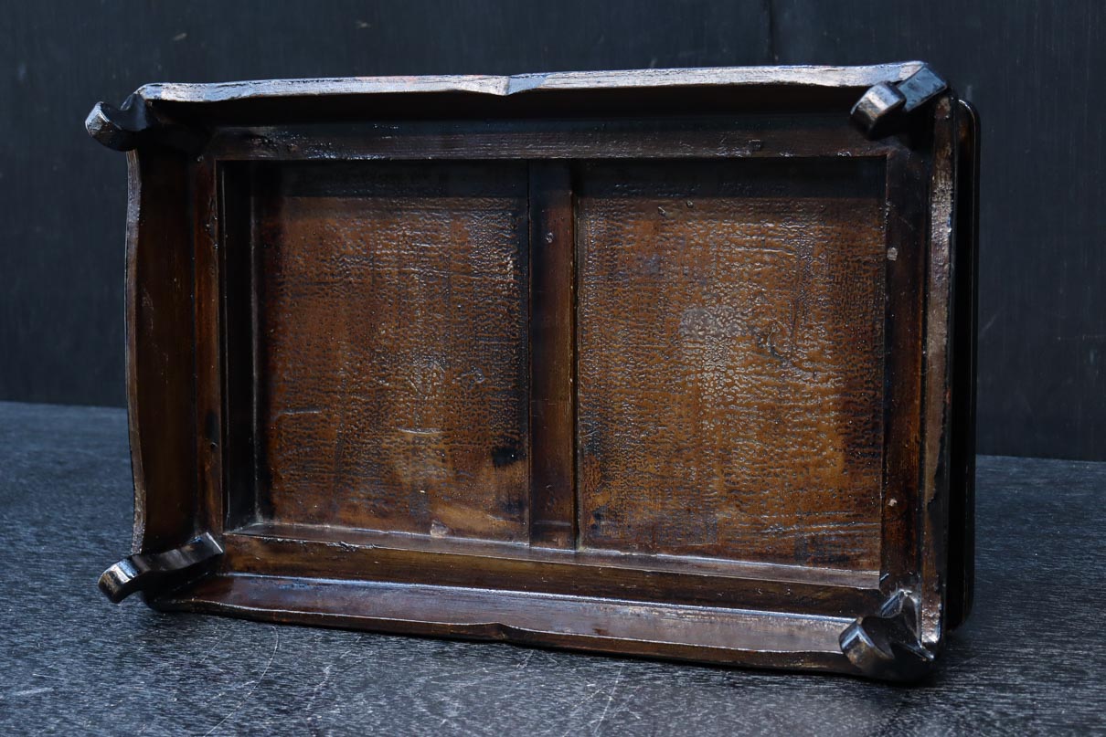 人物を描いた絵柄で上品な趣きある置台　DC8410