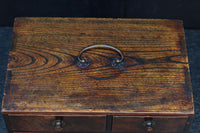 引き出しの杢目模様が映える針箱　DC8412