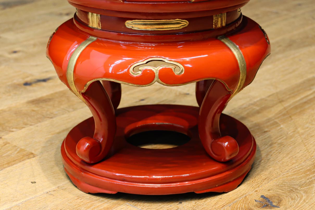 朱漆の華やかな雰囲気の置き台　DC8416