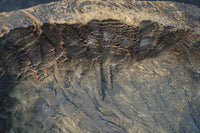 古色の風合いで味わいある木彫りの小さな鬼の面　DC8417