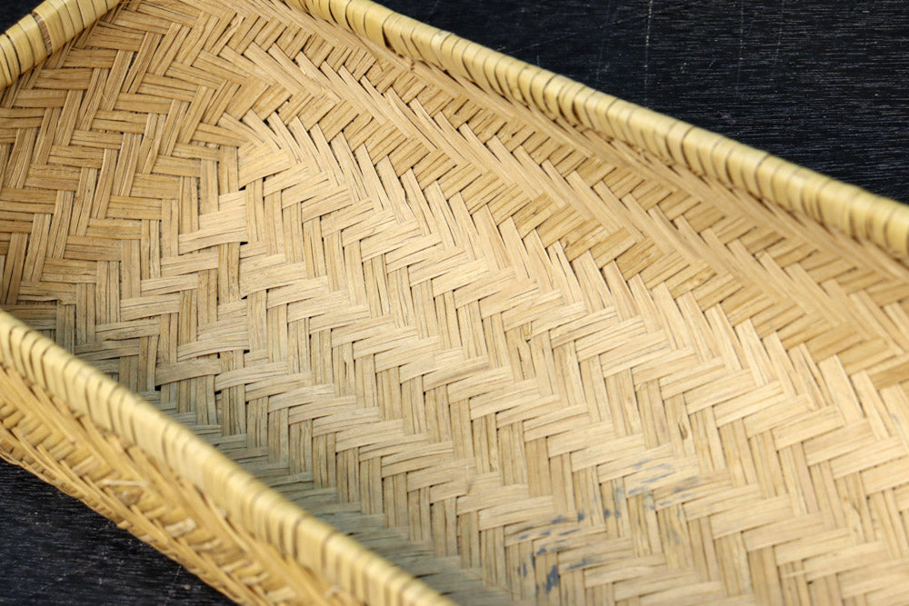 優しい風合いの網代編み中型蓋付き行李(こうり)　DC8419