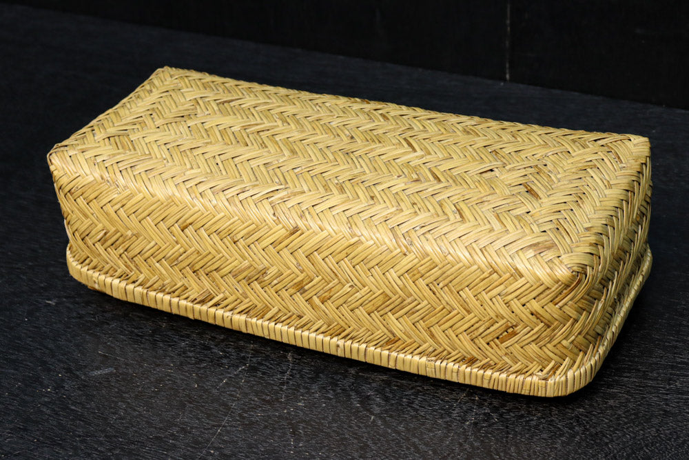 優しい風合いの網代編み中型蓋付き行李(こうり)　DC8419