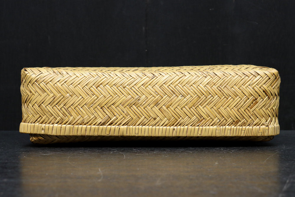 優しい風合いの網代編み中型蓋付き行李(こうり)　DC8419