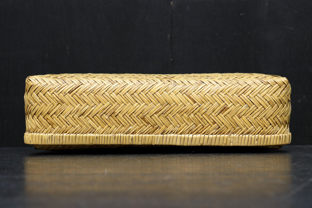 優しい風合いの網代編み中型蓋付き行李(こうり)　DC8419