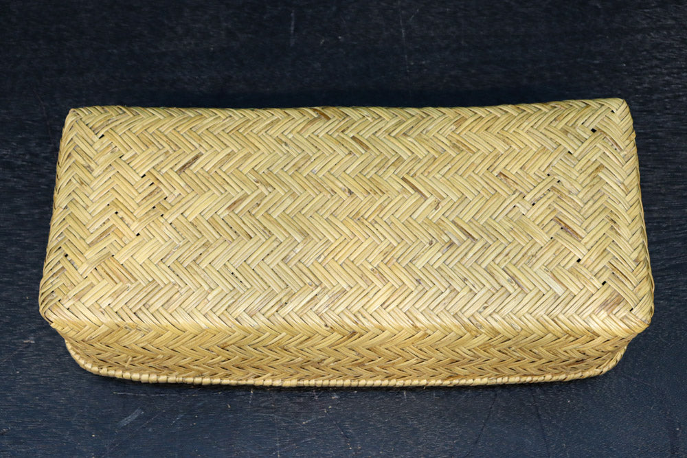 優しい風合いの網代編み中型蓋付き行李(こうり)　DC8419