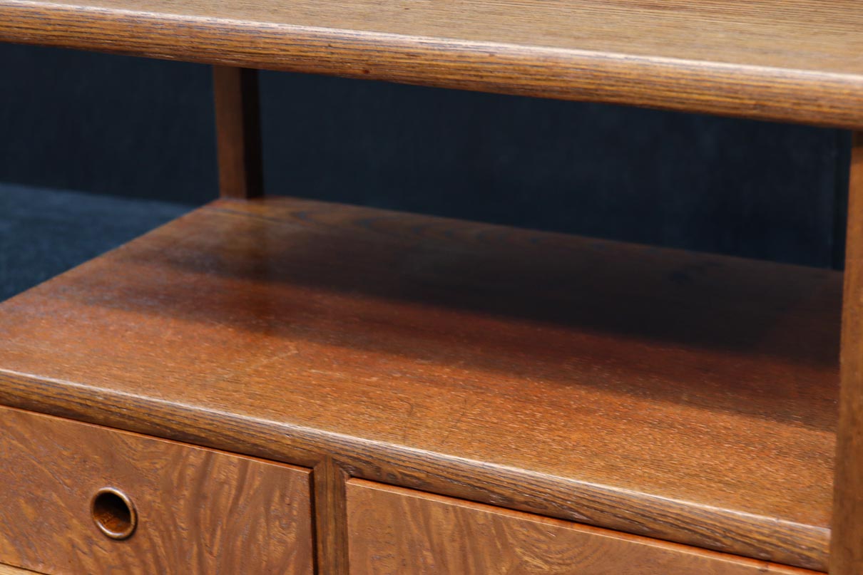 艶やかな風合いに美しい杢目が浮かぶ上品な置台　DC8426